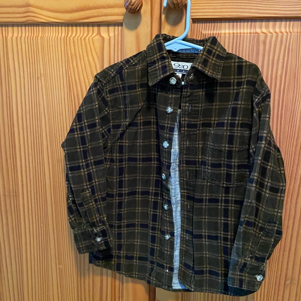 Boys size 5 courderoy type shirt
